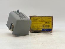 Load image into Gallery viewer, Square D 9013FHG52J59 Pumptrol Pressure Switch (New)