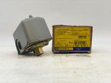 Load image into Gallery viewer, Square D 9013FHG52J59 Pumptrol Pressure Switch (New)
