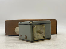 Load image into Gallery viewer, Square D ACW-2 Pressure Switch, Range 10-300PSI Differ. 25-125PSI (Open Box)
