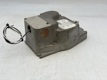 Load image into Gallery viewer, Honeywell MS4209F1007 Two Position Direct Couple Actuator 120VAC 0.25A (Used)