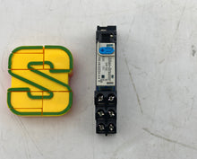 Load image into Gallery viewer, Allen Bradley 700-HK32Z24 Relay w/ 700-HN122 Base *Lot of (8)* (Used)