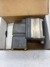 Load image into Gallery viewer, Barksdale DPD2T-A80SS Pressure Or Vacuum Activated Switch (New)