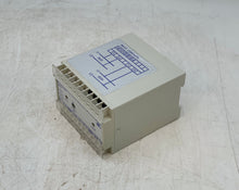 Load image into Gallery viewer, Basler Electric 9319100101 BE3-25-1A1N5 Synch Check Relay (Used)