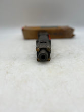 Load image into Gallery viewer, Rexroth R431007961 PD020043-1010 Pilotair Manual Air Control Valve, 1/4&quot; (Used)