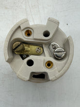 Load image into Gallery viewer, Carlisle &amp; Finch SL1250C Lampholder, Medium Prefocus Socket (New)