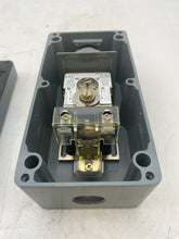 Load image into Gallery viewer, Allen Bradley 836-C2J Pressure Switch 10 PSI Type 4 &amp; 13 Al Enclosure (No Box)