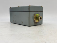 Load image into Gallery viewer, Allen Bradley 836-C2J Pressure Switch 10 PSI Type 4 &amp; 13 Al Enclosure (No Box)