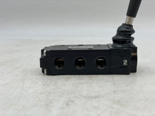 Load image into Gallery viewer, Parker 524831000 Manual Air Control Valve Switch (Used)