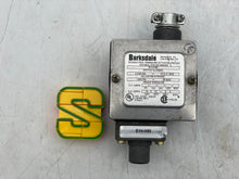 Load image into Gallery viewer, Barksdale E1H-H90 Pressure Actuated Switch (Used)