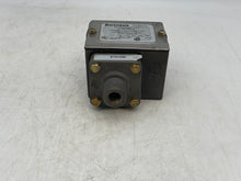 Load image into Gallery viewer, Barksdale E1H-H90 Pressure Actuated Switch (Used)