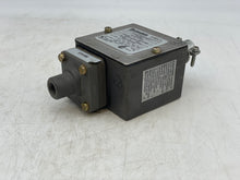 Load image into Gallery viewer, Barksdale E1H-H90 Pressure Actuated Switch (Used)