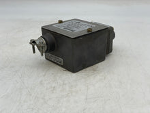Load image into Gallery viewer, Barksdale E1H-H90 Pressure Actuated Switch (Used)