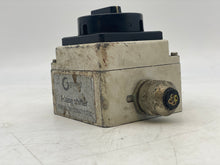 Load image into Gallery viewer, Bestell 305280 V2N W-G32/9-D-MSS Switch (Used)