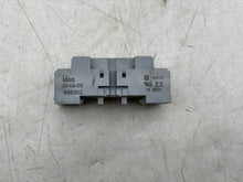Load image into Gallery viewer, IDEC SY4S-05 Relay Socket, 7A, 300V *Lot of (5)* (Used)