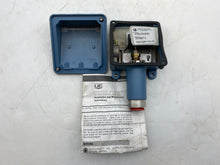 Load image into Gallery viewer, United Electric Controls H100-190 95303 Pressure Switch (No Box)