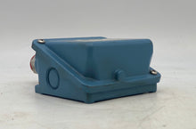 Load image into Gallery viewer, United Electric Controls H100-190 95303 Pressure Switch (No Box)