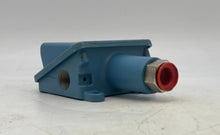 Load image into Gallery viewer, United Electric Controls H100-190 95303 Pressure Switch (No Box)