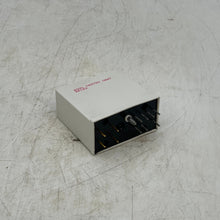 Load image into Gallery viewer, Opto 22 G4AD25 0-100 Volts AC/DC Input (Used)
