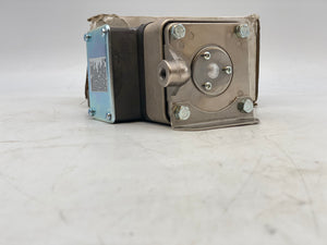 Barksdale DPD1T-H18SS Pressure Or Vacuum Activated Switch (New)