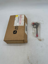 Load image into Gallery viewer, John Deere SE501101 Remanufactured Injection Nozzle (New)