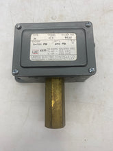 Load image into Gallery viewer, United Electric Controls J6-274 9618 Pressure Switch, 0-300PSI (No Box)