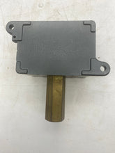 Load image into Gallery viewer, United Electric Controls J6-274 9618 Pressure Switch, 0-300PSI (Open Box)