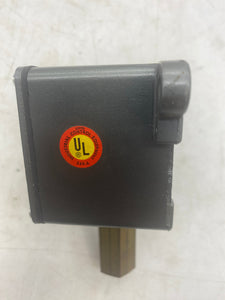 United Electric Controls J6-274 9618 Pressure Switch, 0-300PSI (Open Box)