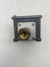Load image into Gallery viewer, United Electric Controls H105.270 9968 Pressure Switch, 0-200PSI (No Box)