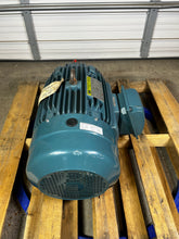 Load image into Gallery viewer, Louis Allis LAM25-18-284T IEEE45 Severe Duty Motor, 25HP, 1775 RPM, 230/460V (New)