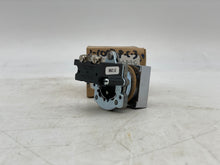 Load image into Gallery viewer, Eaton E30DX4 Compact Pushbutton Operator w/ Indicator Light 25V AC/DC (New)