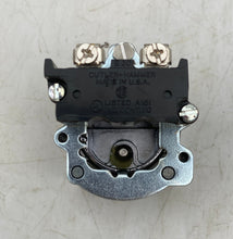 Load image into Gallery viewer, Eaton E30DX4 Compact Pushbutton Operator w/ Indicator Light 25V AC/DC (New)