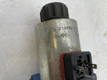Load image into Gallery viewer, Rexroth Directional Valve R900591664, 4WE10D33/OFCG24NK4 (No Box)