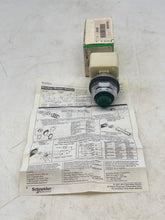Load image into Gallery viewer, Schneider Electric 9001KP5G31 Standard Pilot Light w/ Green Lens 480VAC (New)