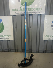 Load image into Gallery viewer, Ideal 74-002 3/4” EMT Ductile Iron Conduit Bender Head w/ 74-019 38" Handle (Used)