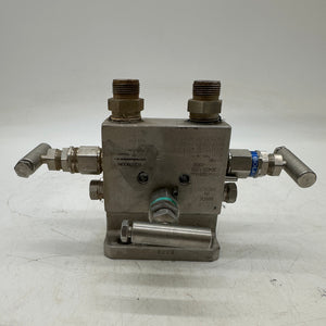 Rosemount C30403-1220-0300 0304RT32B1XSG 304 3-Valve Flange x NPT Manifold (Used)