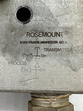 Load image into Gallery viewer, Rosemount C30403-1220-0300 0304RT32B1XSG 304 3-Valve Flange x NPT Manifold (Used)