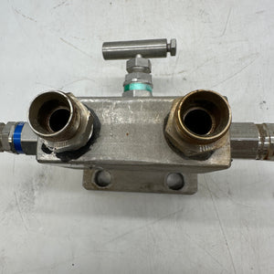 Rosemount C30403-1220-0300 0304RT32B1XSG 304 3-Valve Flange x NPT Manifold (Used)
