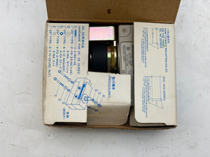 Omron ZE-NA2-2S Limit Switch 125VAC 15A (New)