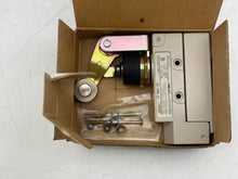 Load image into Gallery viewer, Omron ZE-NA2-2S Limit Switch 125VAC 15A (New)