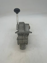 Load image into Gallery viewer, Rexroth Wabco Westinghouse P51996-1 HD-2-FM Controlair Valve (Used)