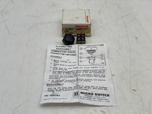 Load image into Gallery viewer, Honeywell Microswitch 2PB4 Momentary Pushbutton (Open Box)