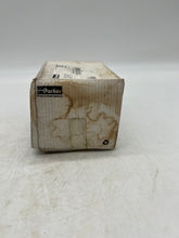 Load image into Gallery viewer, Parker 6MSC8N-316 A-LOK Male Connect, 3/8&quot; Tube x 1/2&quot; MNPT, 316SS *Box of (30)* (New)