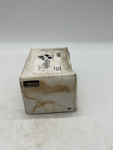 Load image into Gallery viewer, Parker 6MSC8N-316 A-LOK Male Connect, 3/8&quot; Tube x 1/2&quot; MNPT, 316SS *Box of (22)* (Open Box)
