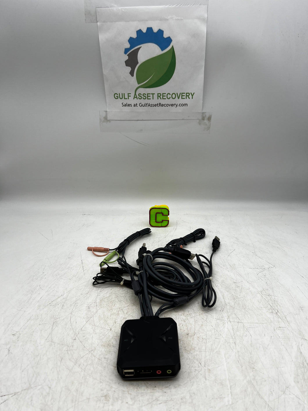 IOGEAR GCS52DP DisplayPort Cable KVM Switch, 2Port (Used) Gulf Asset