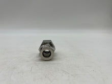 Load image into Gallery viewer, Parker 8FSC8N-316 A-LOK Female Connector, 1/2" Tube OD x 1/2" FNPT, *Box of (18)* (Open Box)