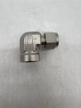 Load image into Gallery viewer, Parker 8FEL8N-316 A-LOK Elbow Fitting 1/2" Tube x 1/2 FNPT *Box of (3)* (Open Box)