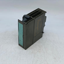 Load image into Gallery viewer, Siemens 6ES7334-0CE01-0AA0 Analog Output Module (Used)
