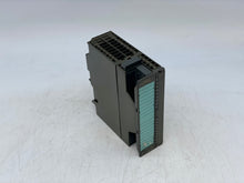 Load image into Gallery viewer, Siemens 6ES7332-5HD01-0AB0 Analog Output Module (Used)