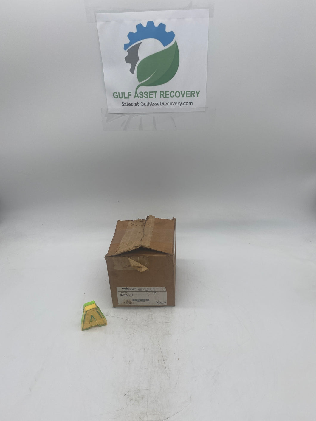 Pauluhn 2632B-125 1-Gang Marine Receptacle Housing, Angled, Bronze (Open Box)