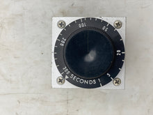 Load image into Gallery viewer, Agastat 7022VK Time Delay Relay 32VDC Coil 1-300 Seconds (Open Box)